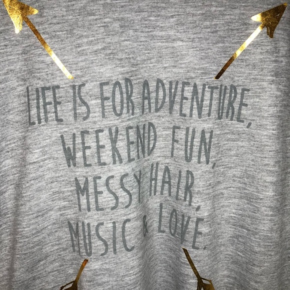 Alya Graphic Tee - Picture 3 of 4